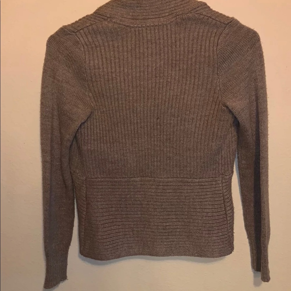 H&M basic Beige Sweater Size Small - Picture 4 of 6